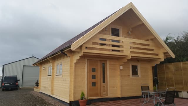 Lincoln – Side view