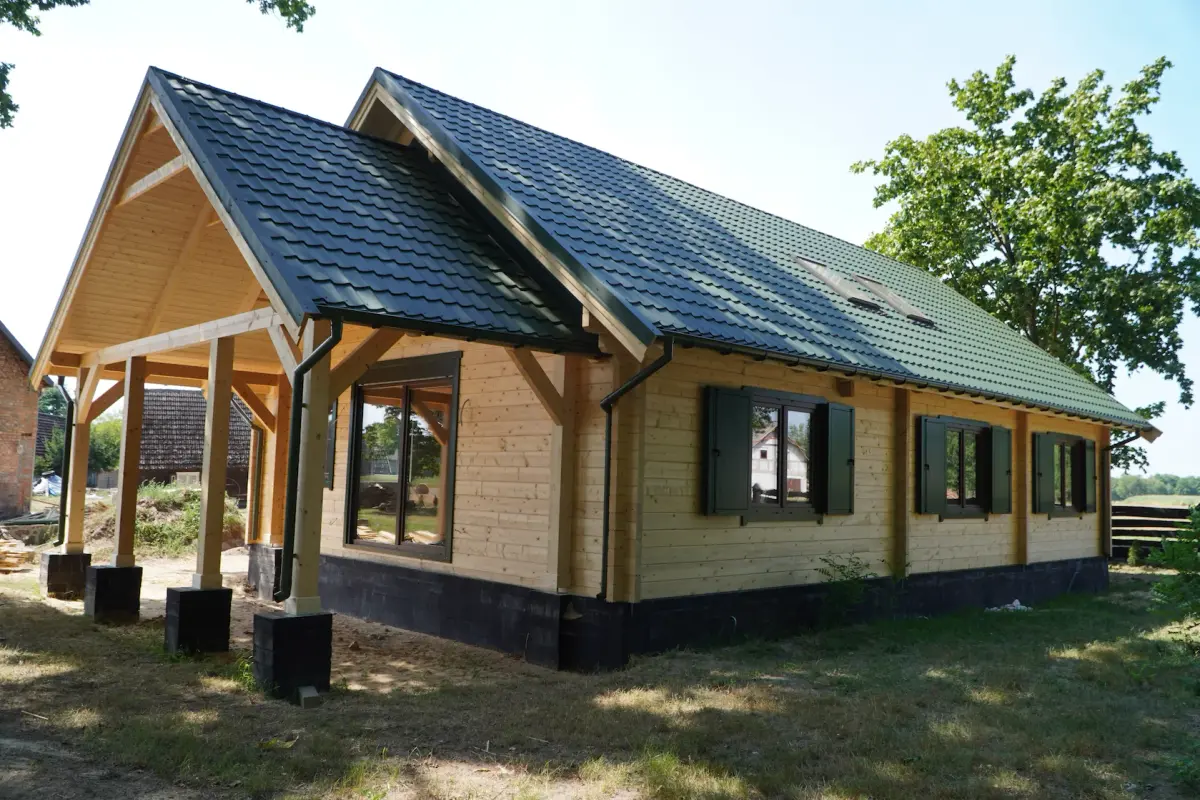 Green House 4-Bedroom Timber Home Exterior